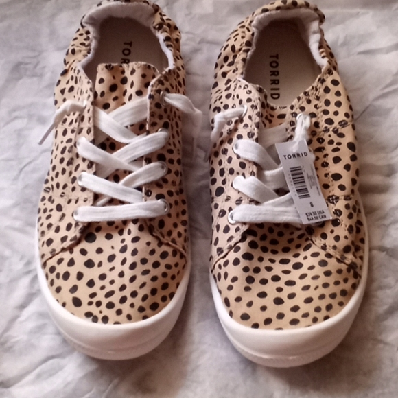 Shoes - Picture 2 of 3